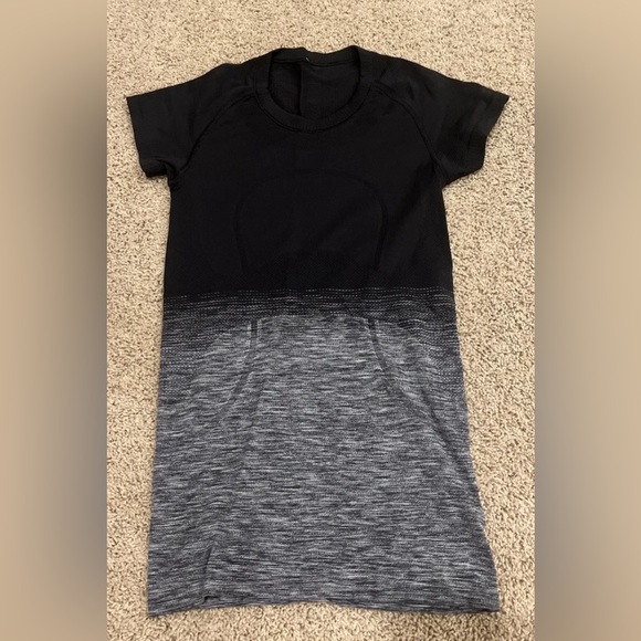 Lululemon Swiftly Tech Short Sleeve 2016 Canadian Olympic Volleyball Gear - Picture 8 of 9